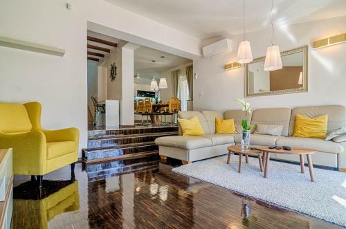 Captain's House - Villa With Swimming Pool & Sauna