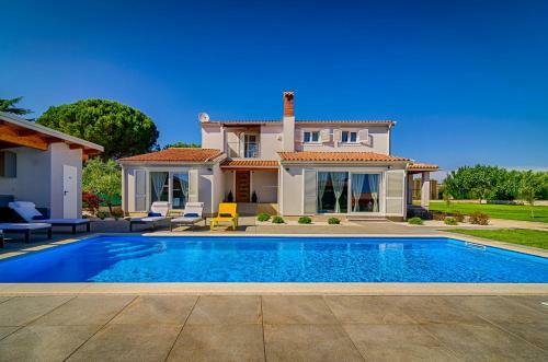 Captain's House - Villa With Swimming Pool & Sauna