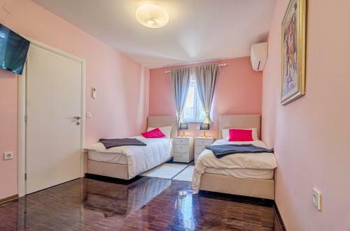 Captain's House - Villa With Swimming Pool & Sauna