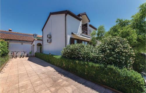 Three-bedroom Holiday Home In Fazana