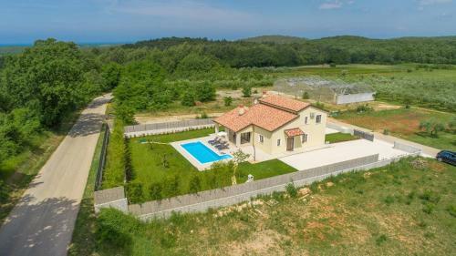 Villa Giovanna Fuskulin With Pool
