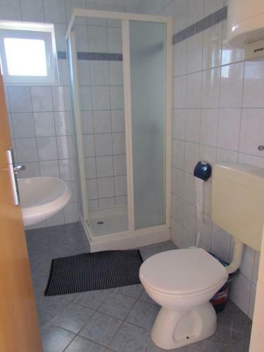 Hostal Holiday House Damir