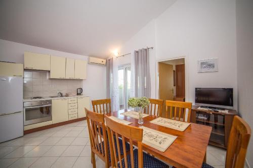 Apartments Villa Sea 1838