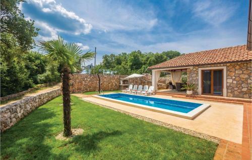 Three-bedroom Holiday Home In Gostinjac