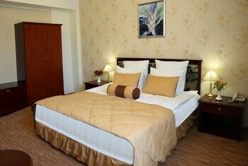 Hotel Golden Dragon