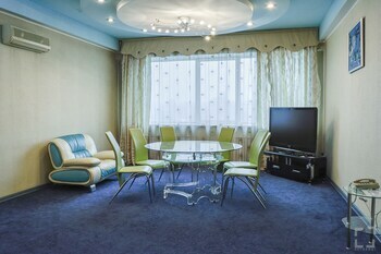 Hotel Golden Dragon
