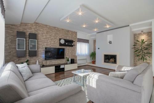 Prunus-luxurious Holiday Home With A Private Pool