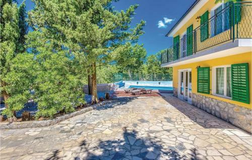 Four-bedroom Holiday Home In Jadranovo