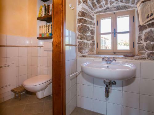 Luxurious Holiday Home In Heraki Croatia With Private Pool