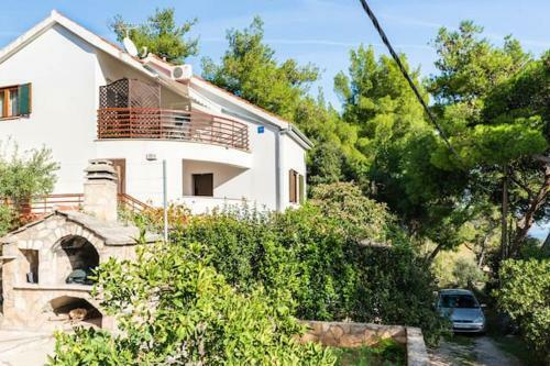 Apartment With 2 Bedrooms In Jelsa With Wifi
