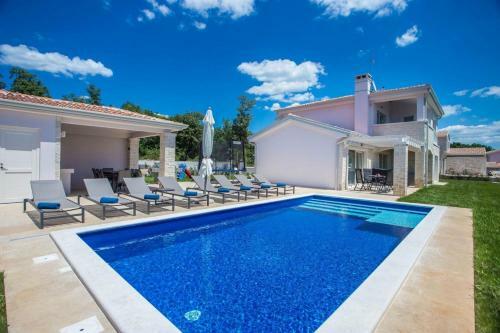 Villa Nikolas