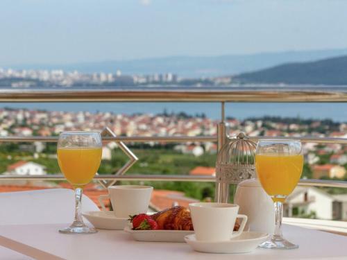 Beautiful Panoramic Views Top Floor Apartment, In Between Split And Trogir