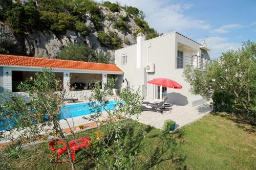 Villa Pasika With Private 31m2 Pool, Summer Kitchen With Bbq, 4 Bedrooms