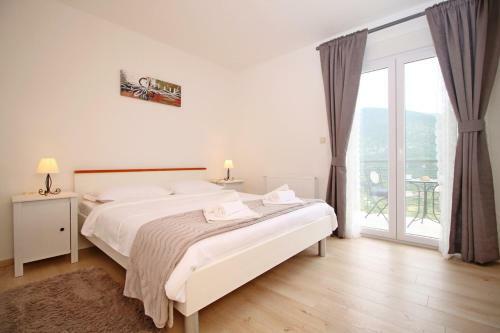Villa Pasika With Private 31m2 Pool, Summer Kitchen With Bbq, 4 Bedrooms