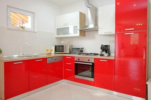 Villa Pasika With Private 31m2 Pool, Summer Kitchen With Bbq, 4 Bedrooms