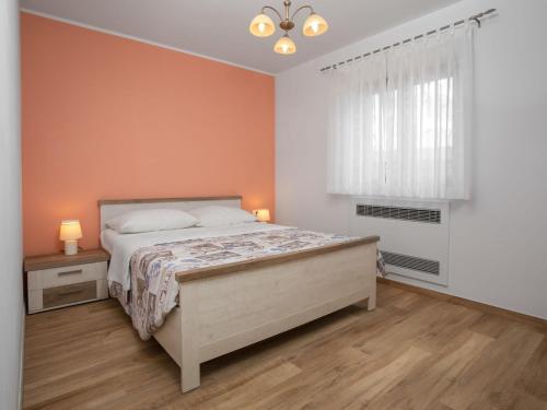 Holiday Home Dori - Lbn394