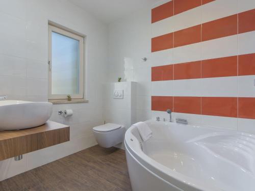Peaceful Villa In Dubravci With Swimming Pool