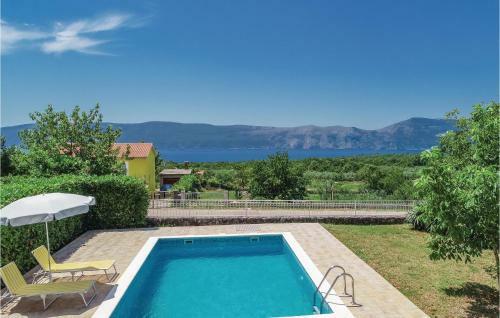 Four-bedroom Holiday Home In Linardici