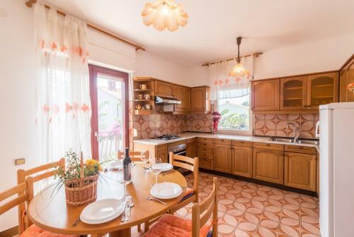 Apartments Ivica 1706