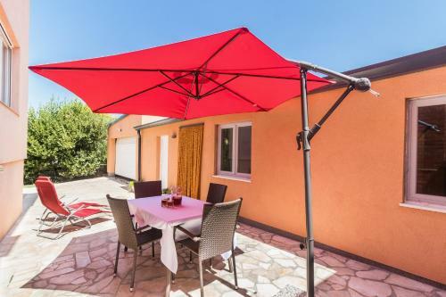 Apartments Ivica 1706