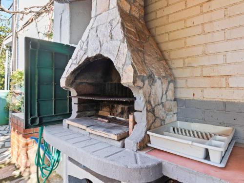Decent Apartment In Li?njan With Balcony