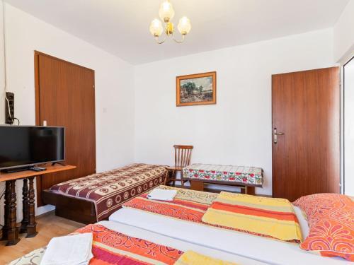 Decent Apartment In Li?njan With Balcony