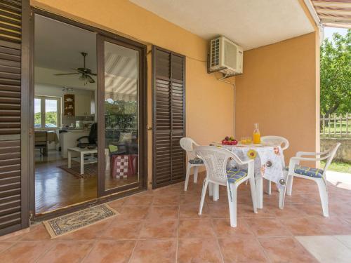 Alluring Apartment In Labin With Garden