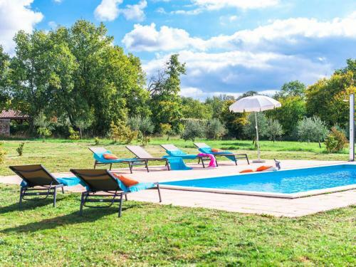 Cozy Villa In Sveti Lovrec With Private Pool