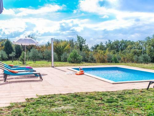 Cozy Villa In Sveti Lovrec With Private Pool