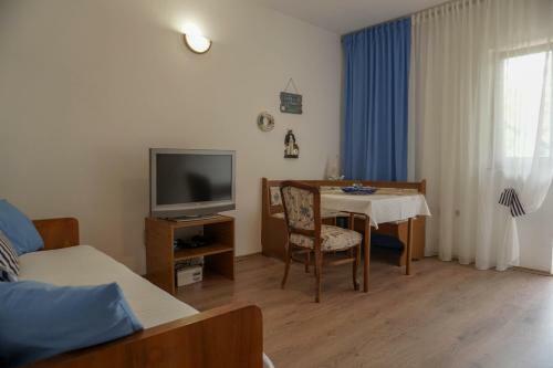 Apartments Jakov