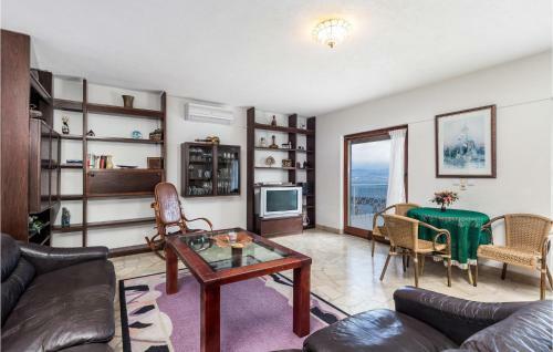 Four-bedroom Holiday Home In Lovran