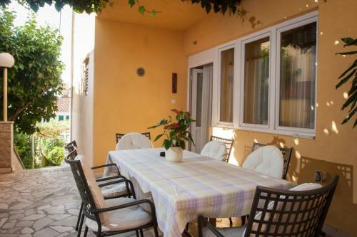 Apartments Sve - With Parking