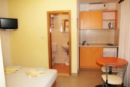 Apartments Sini-with Parking
