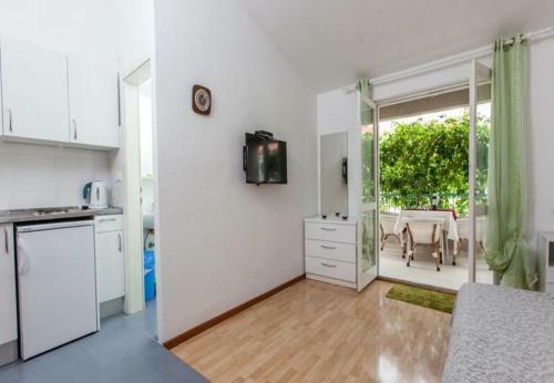 Apartments Jadro - 250m From Beach