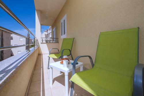 Apartment With Big And Free Private Parking