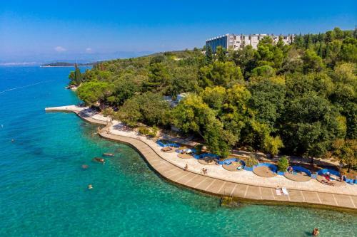 Apartment Maestral Near The Beach