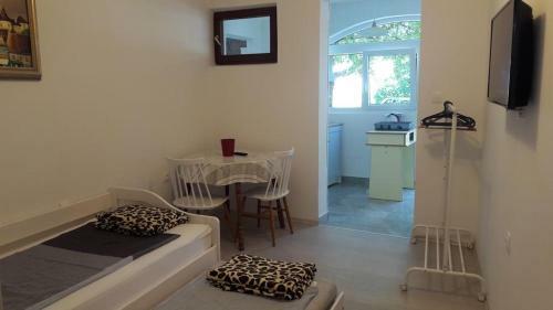 Apartment 4693-2 For Max. 4 Pers. In Malinska
