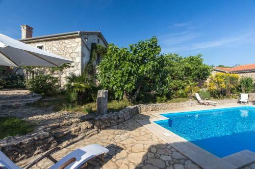 Luxury Grand Villa With Pool