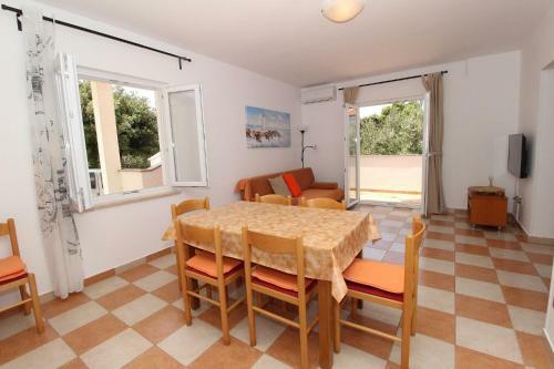 Apartments Uga2 - 70m From Beach