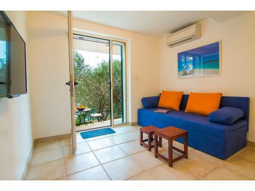 Stunning 7-bed Villa In Maslinica With Pool