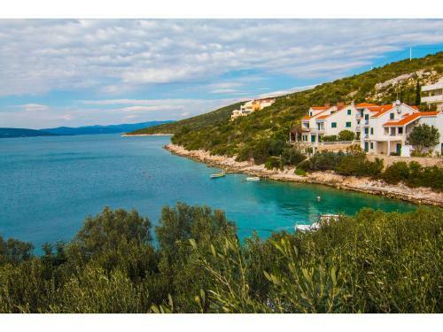 Stunning 7-bed Villa In Maslinica With Pool