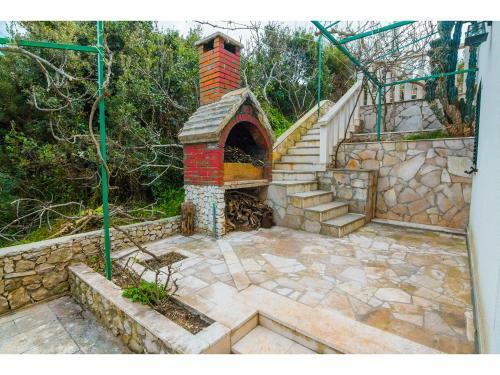 Stunning 7-bed Villa In Maslinica With Pool