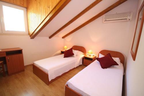 Apartments Nikola - Free Parking