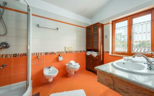 Villa Bacio With Pool, Wine Cellar, Volleyball Field