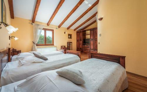 Villa Bacio With Pool, Wine Cellar, Volleyball Field