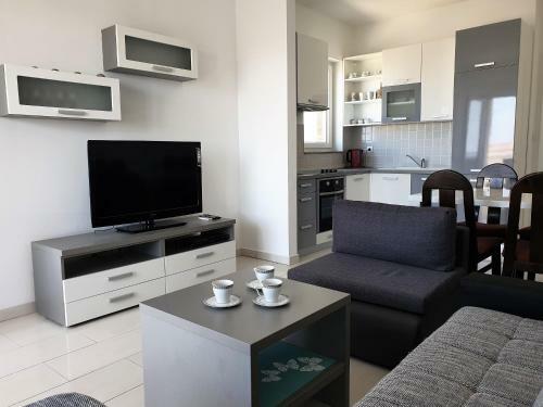 Apartment Maestral Novalja
