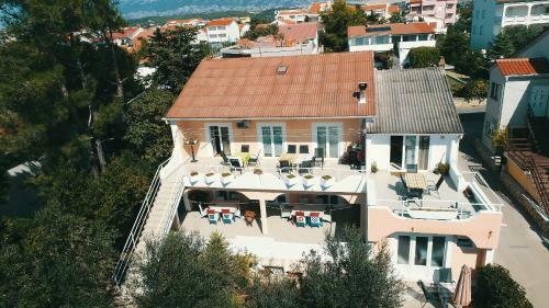 Carla Central Apartments