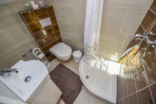 Holiday Home With Pool Oaza
