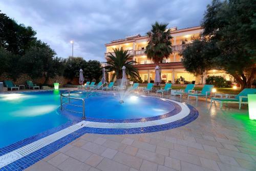 Aparthotel Resort Trcol