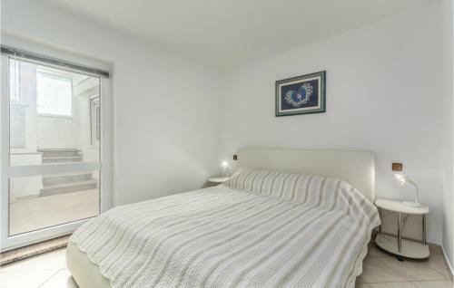 Three-bedroom Apartment In Novigrad